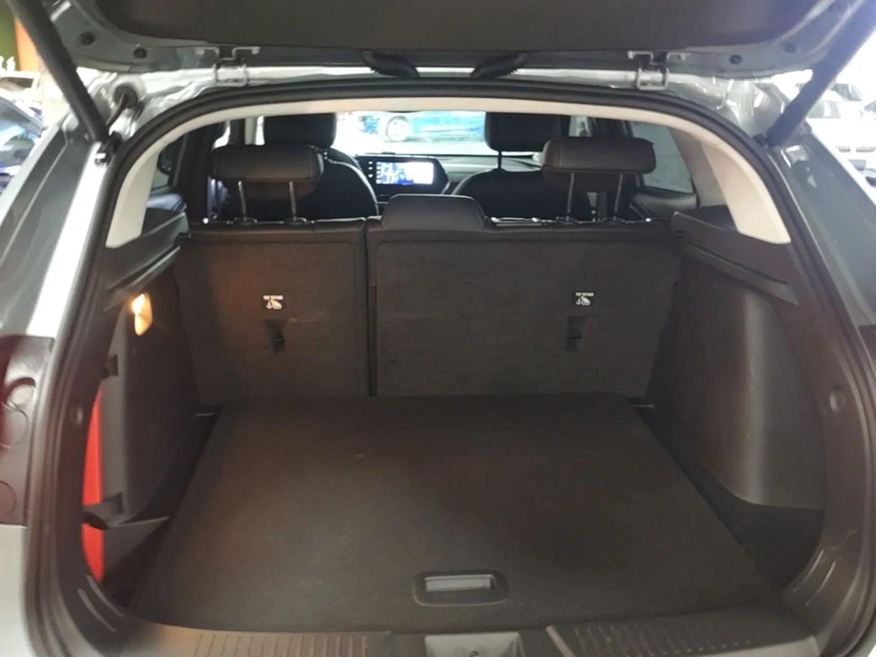 Chevrolet Seeker 2022 1.5T CVT Trendy Smart Edition — миниатюра 27