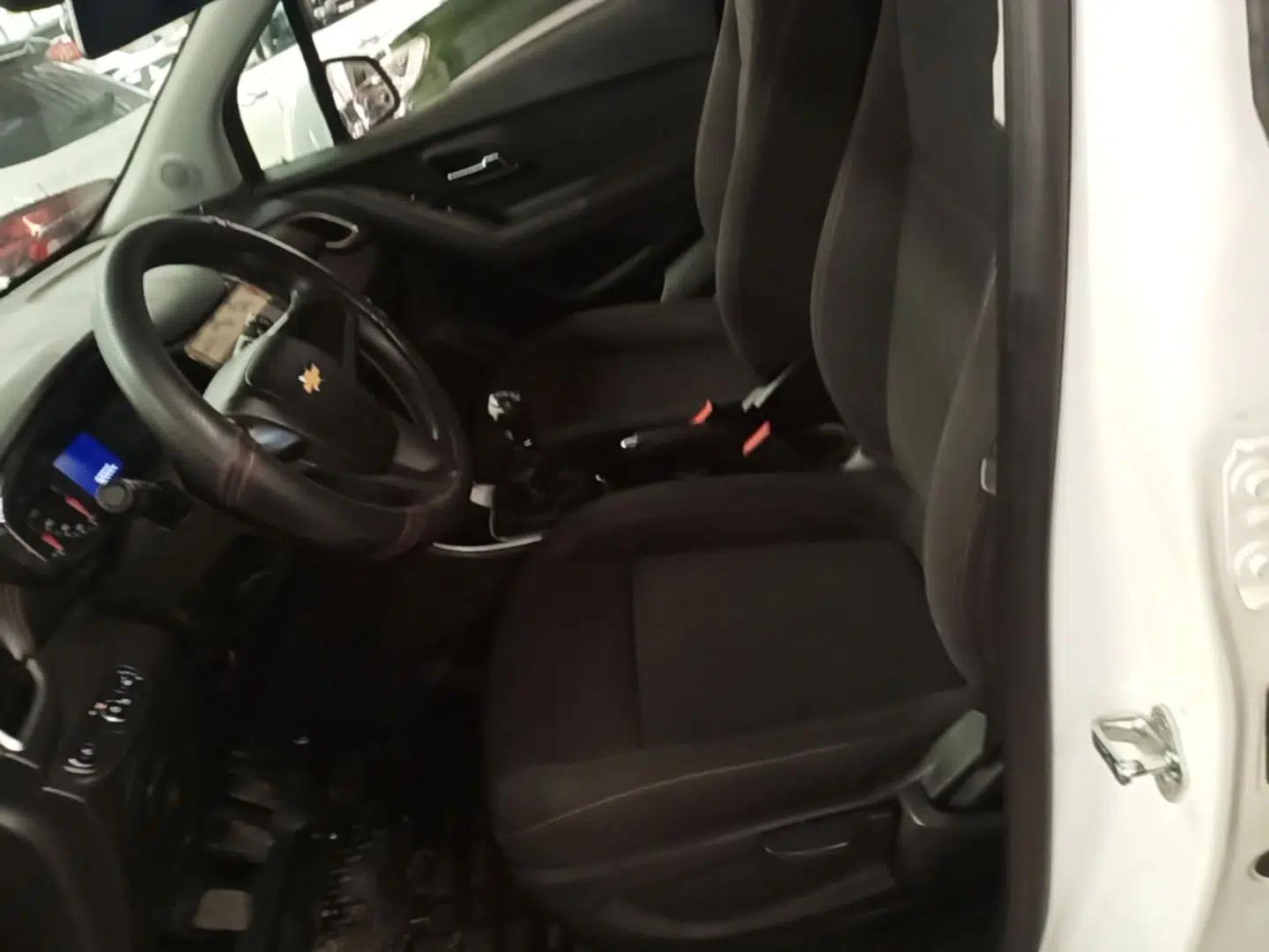 Chevrolet Trax 2017 1.4T Manual Two-Wheel Drive Comfort Model — миниатюра 17