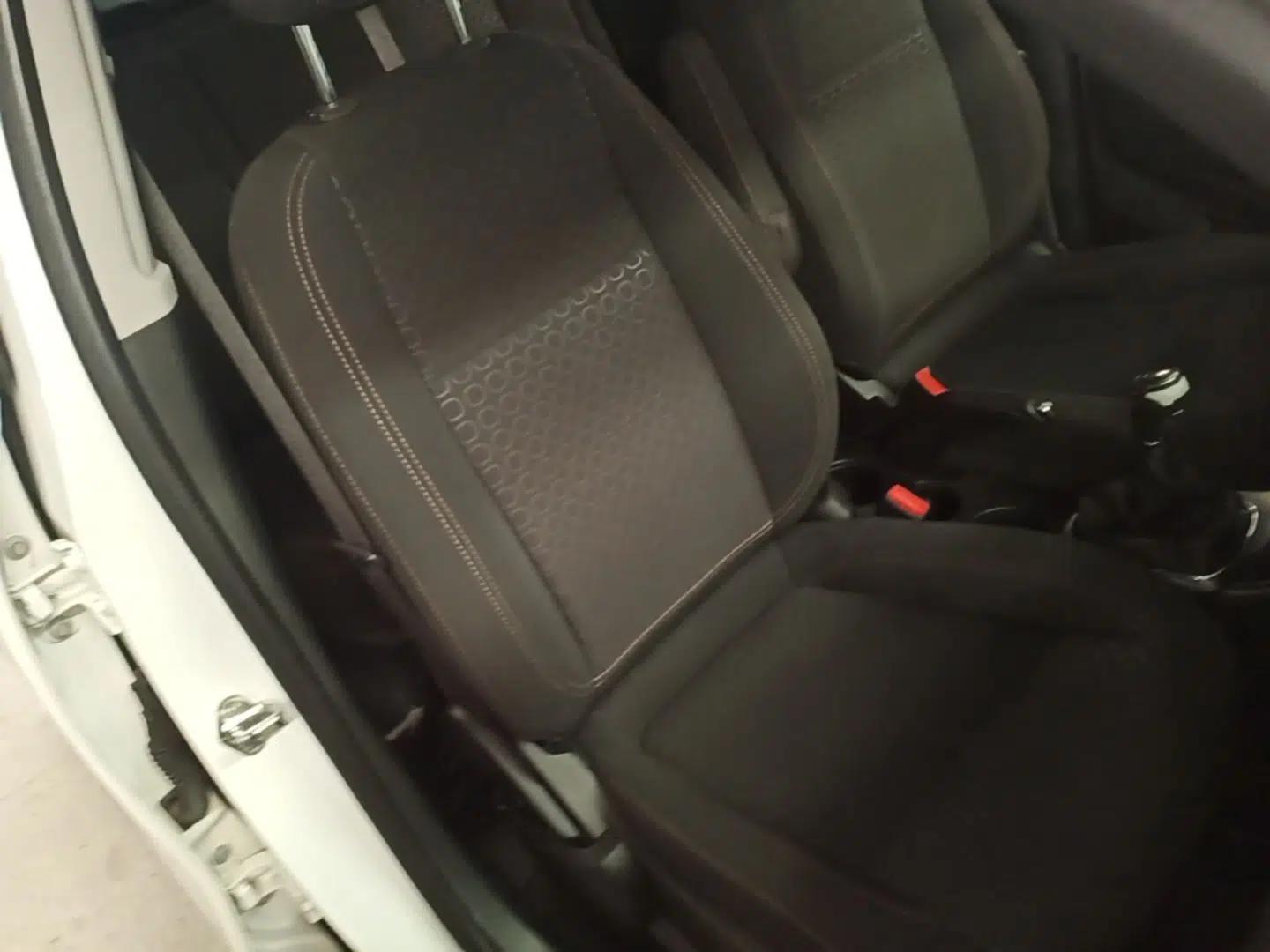 Chevrolet Trax 2017 1.4T Manual Two-Wheel Drive Comfort Model — миниатюра 19