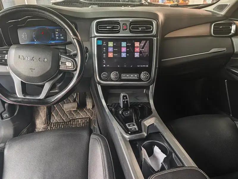 Lynk & Co 01 2019 2.0T 2WD Pro Edition (China VI Emission Standard) — миниатюра 8