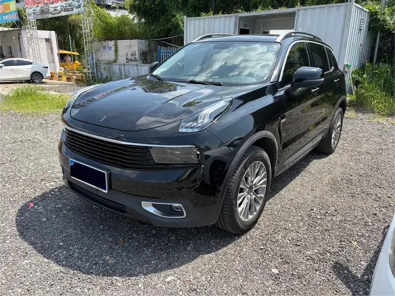 Lynk & Co 01 2017 2.0T 2WD Pro Edition — миниатюра 1