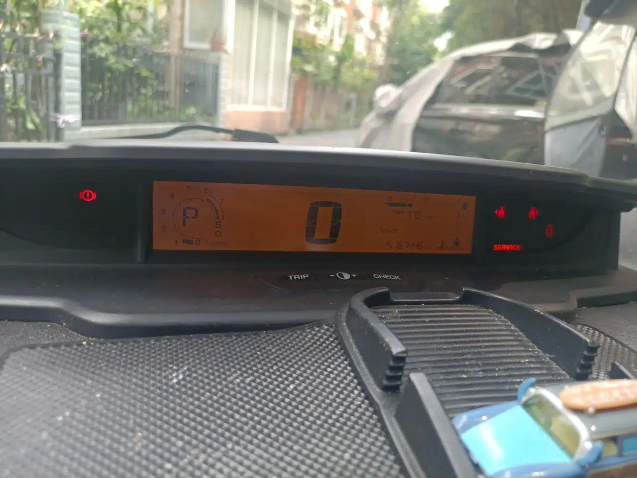 Citroen C-Quatre 2013 Sedan 1.6L Automatic Prestige Model — миниатюра 11