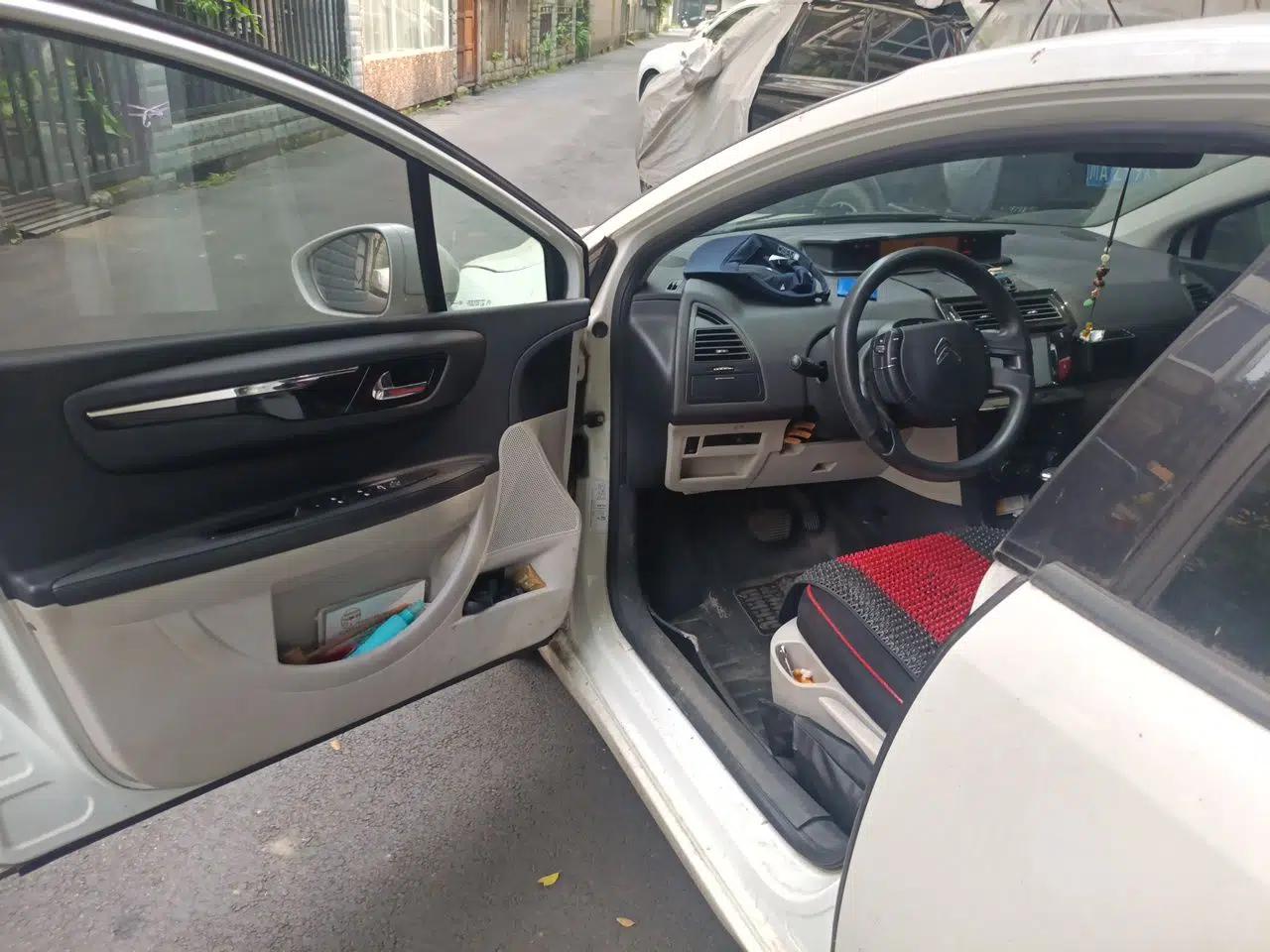 Citroen C-Quatre 2013 Sedan 1.6L Automatic Prestige Model — миниатюра 16