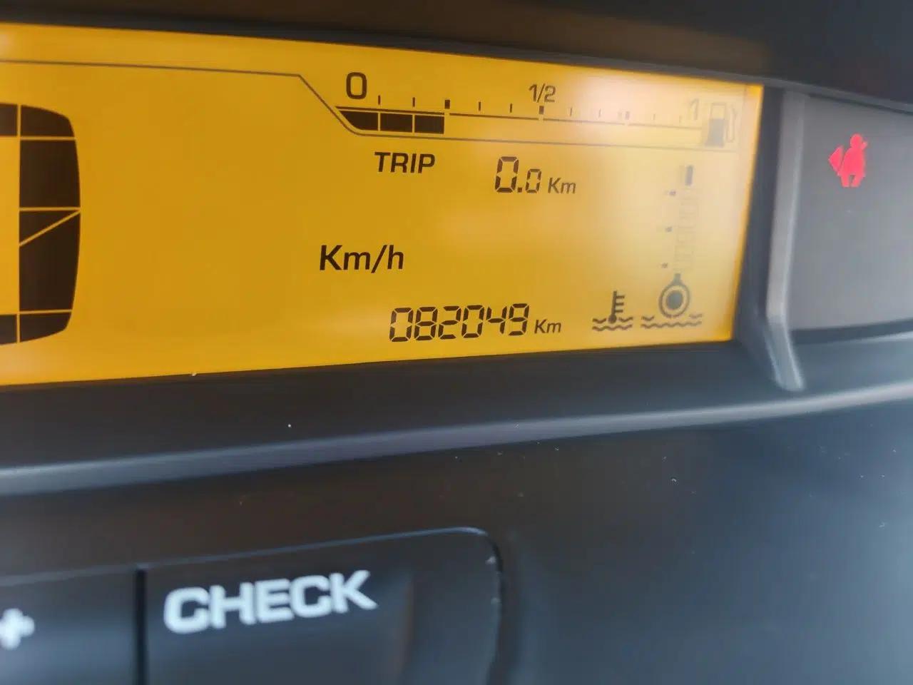 Citroen C-Quatre 2012 Sedan 1.6L Automatic Enjoyment Model — миниатюра 12