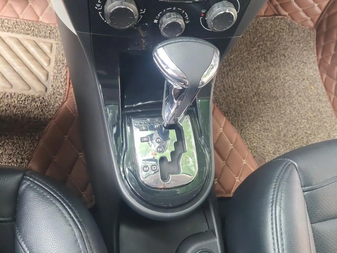 Citroen C-Quatre 2012 Sedan 1.6L Automatic Enjoyment Model — миниатюра 14