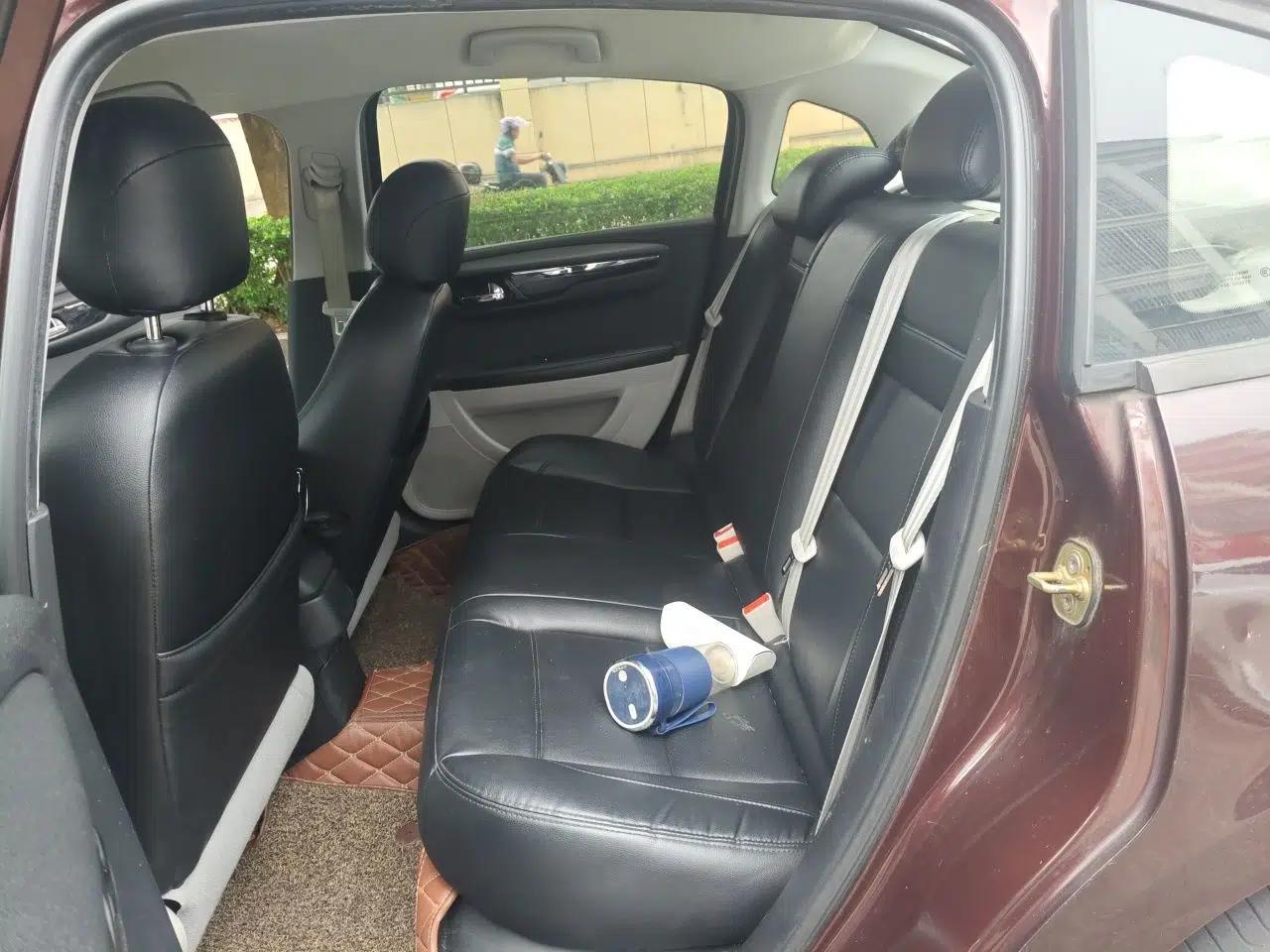 Citroen C-Quatre 2012 Sedan 1.6L Automatic Enjoyment Model — миниатюра 17