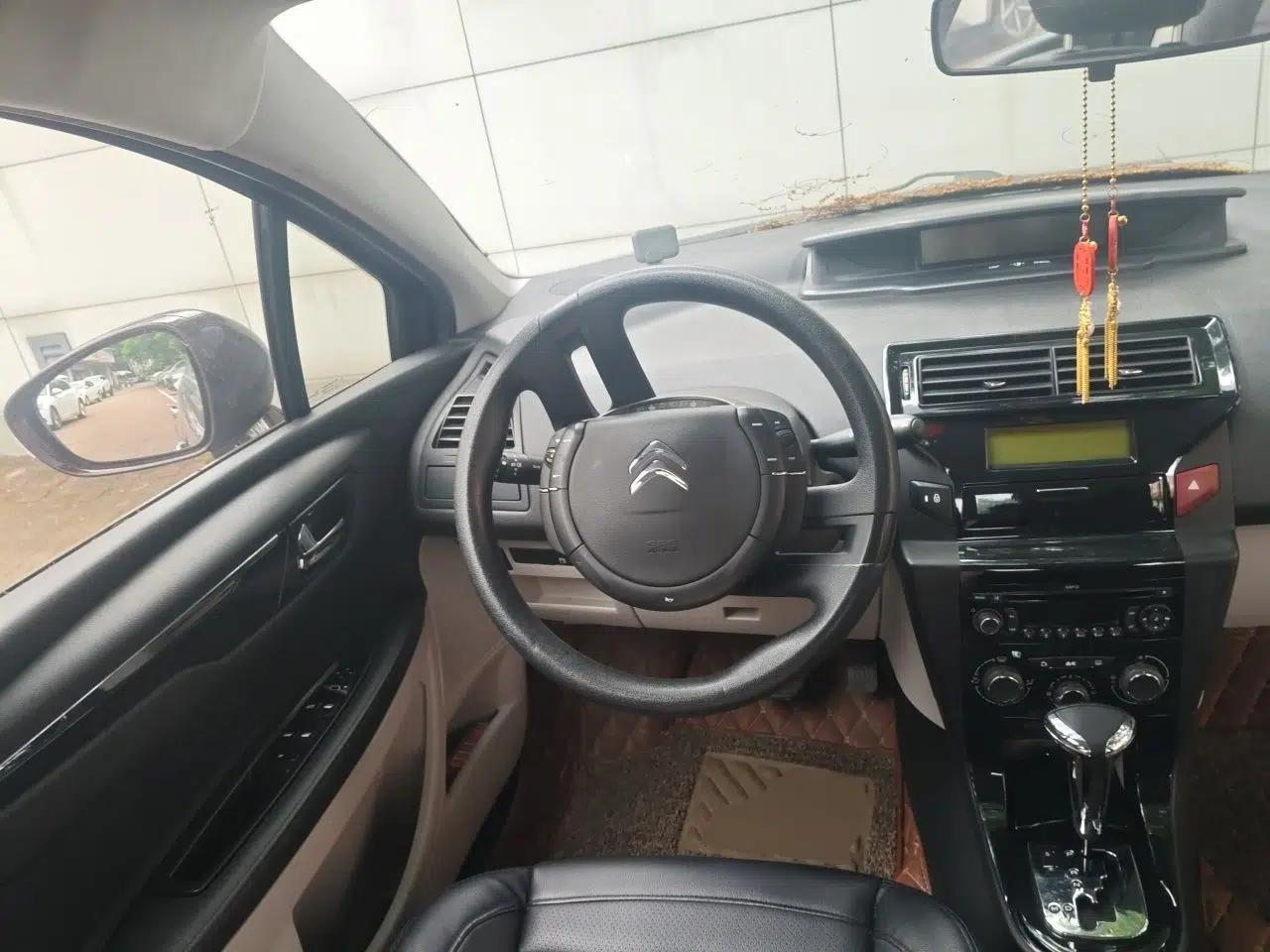 Citroen C-Quatre 2012 Sedan 1.6L Automatic Enjoyment Model — миниатюра 10