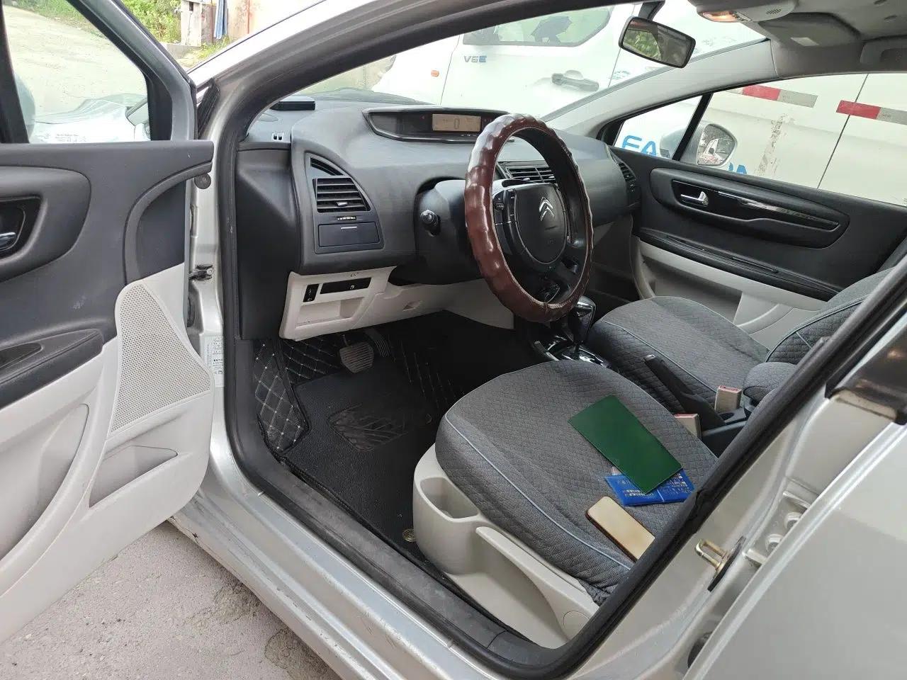 Citroen C-Quatre 2012 Sedan 1.6L Automatic Prestige Model — миниатюра 16