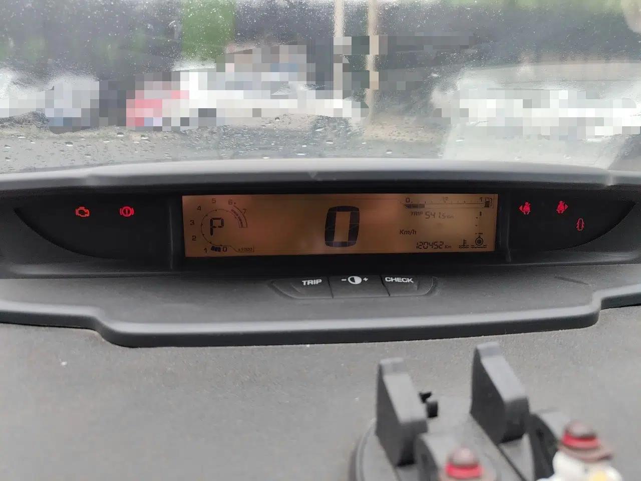 Citroen C-Quatre 2013 Sedan 1.6L Automatic Prestige Model — миниатюра 11