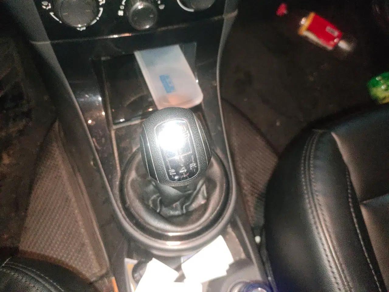 Citroen C-Quatre 2013 Sedan 1.6L Manual - Prestige Model — миниатюра 14