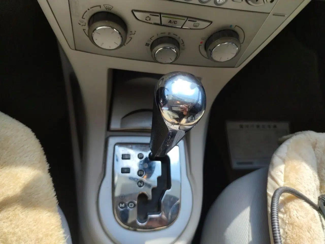 Citroen C-Quatre 2011 Sedan 1.6L Automatic Fashion Edition — миниатюра 14