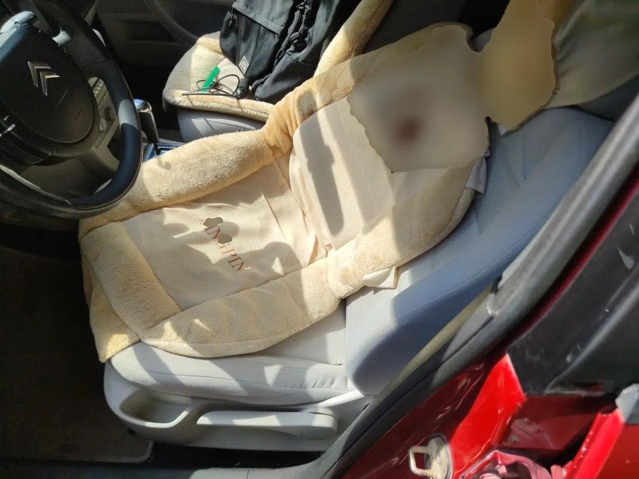 Citroen C-Quatre 2011 Sedan 1.6L Automatic Fashion Edition — миниатюра 15