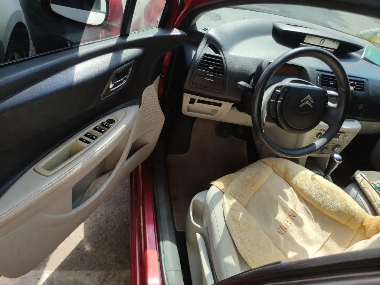 Citroen C-Quatre 2011 Sedan 1.6L Automatic Fashion Edition — миниатюра 16