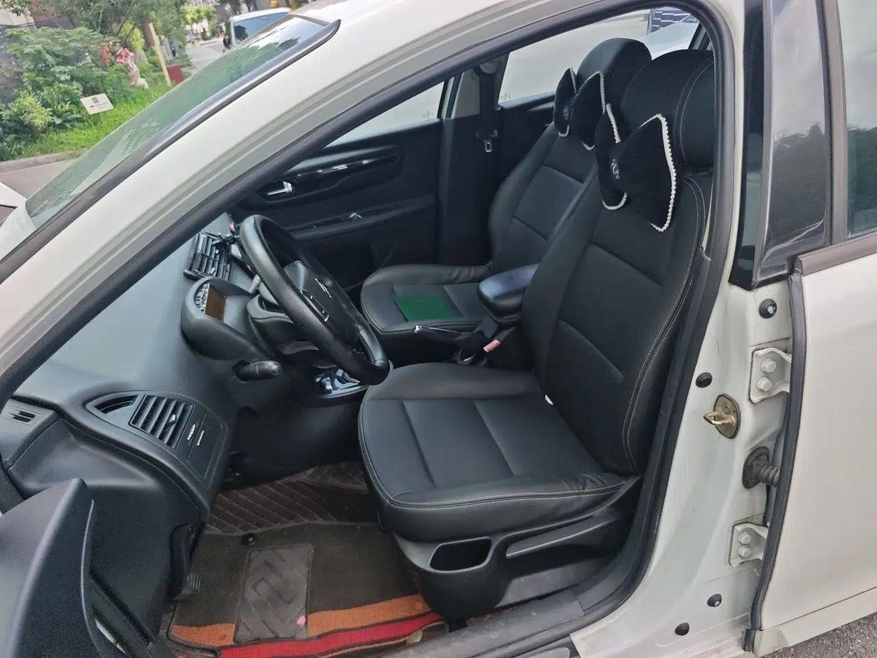 Citroen C-Quatre 2013 Sedan 1.6L Manual - Prestige Model — миниатюра 15