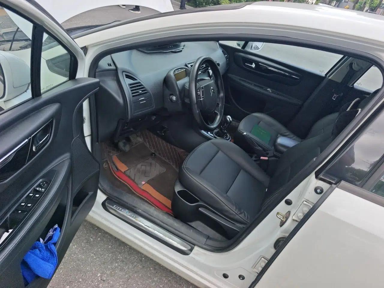 Citroen C-Quatre 2013 Sedan 1.6L Manual - Prestige Model — миниатюра 16