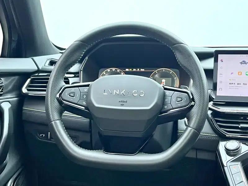Lynk & Co 06 2023 Remix 1.5T Hero — миниатюра 16