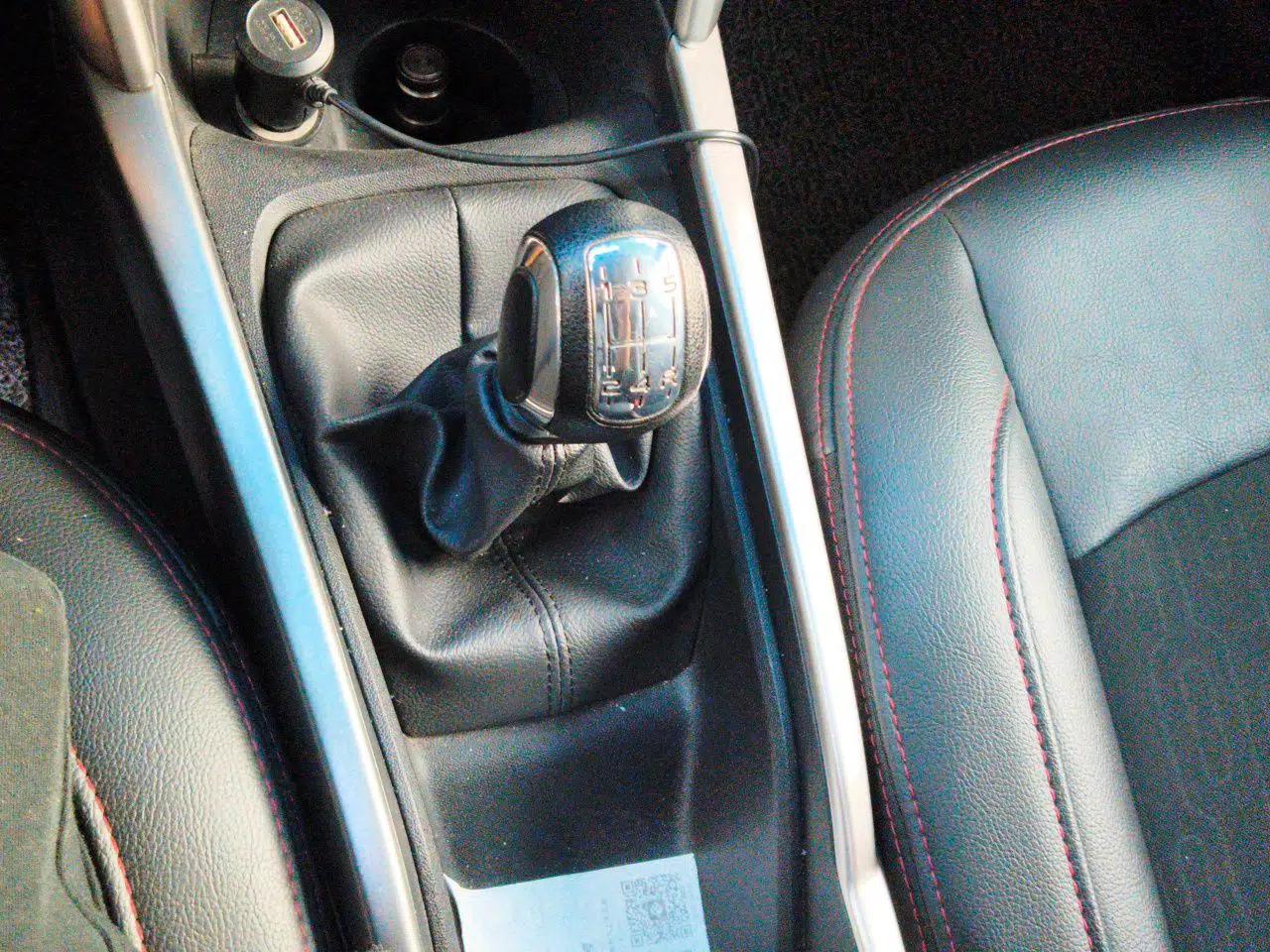 Citroen C3-XR 2015 1.6L Manual Pioneer Model — миниатюра 11