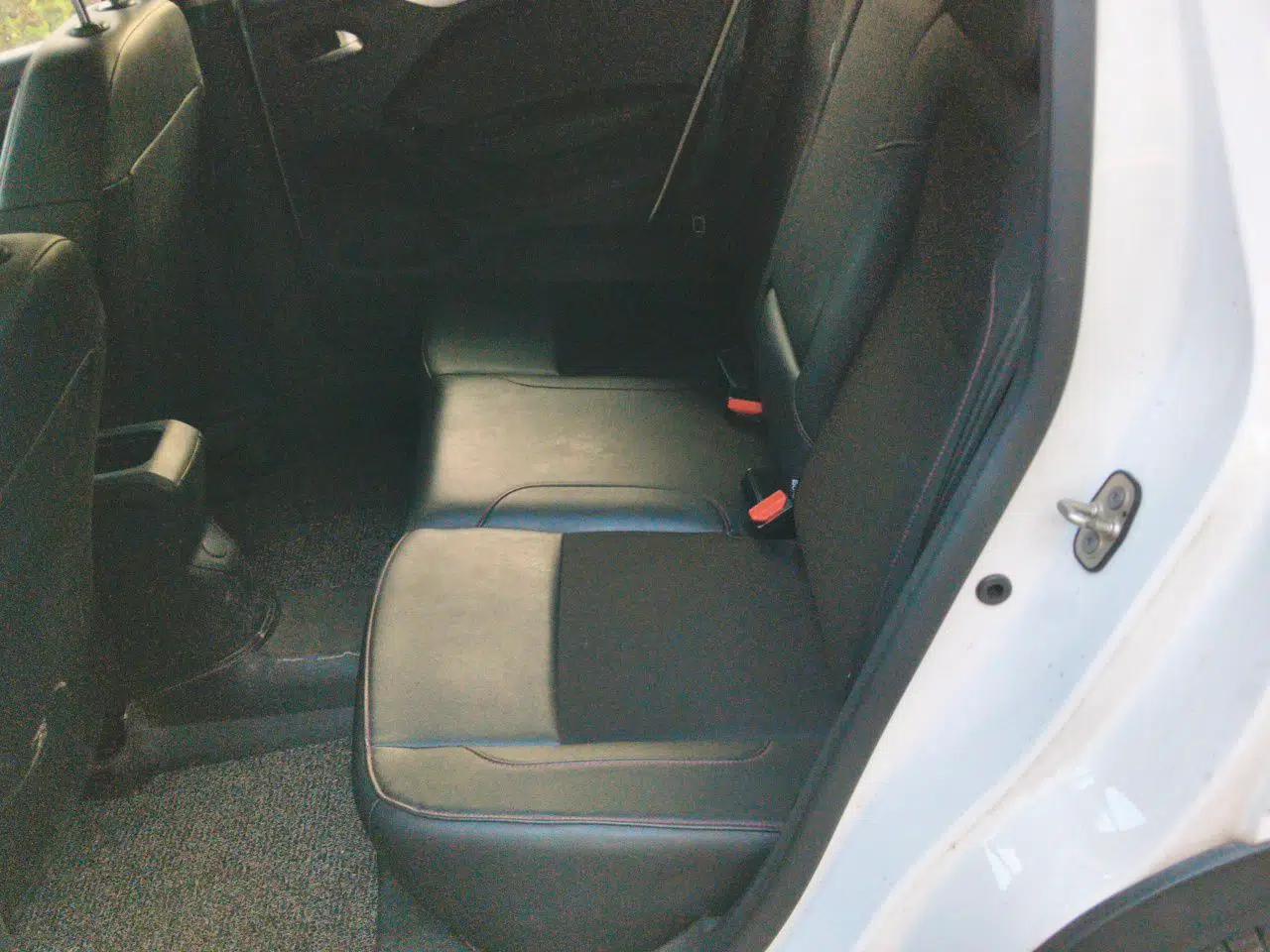 Citroen C3-XR 2015 1.6L Manual Pioneer Model — миниатюра 14