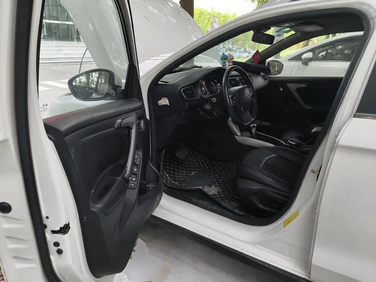 Citroen C3-XR 2015 1.6L Automatic Pioneer Model — миниатюра 16
