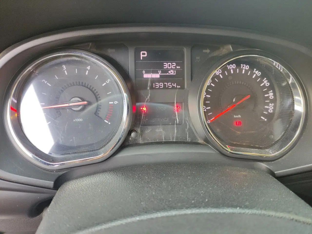 Citroen C3-XR 2015 1.6L Automatic Pioneer Model — миниатюра 11
