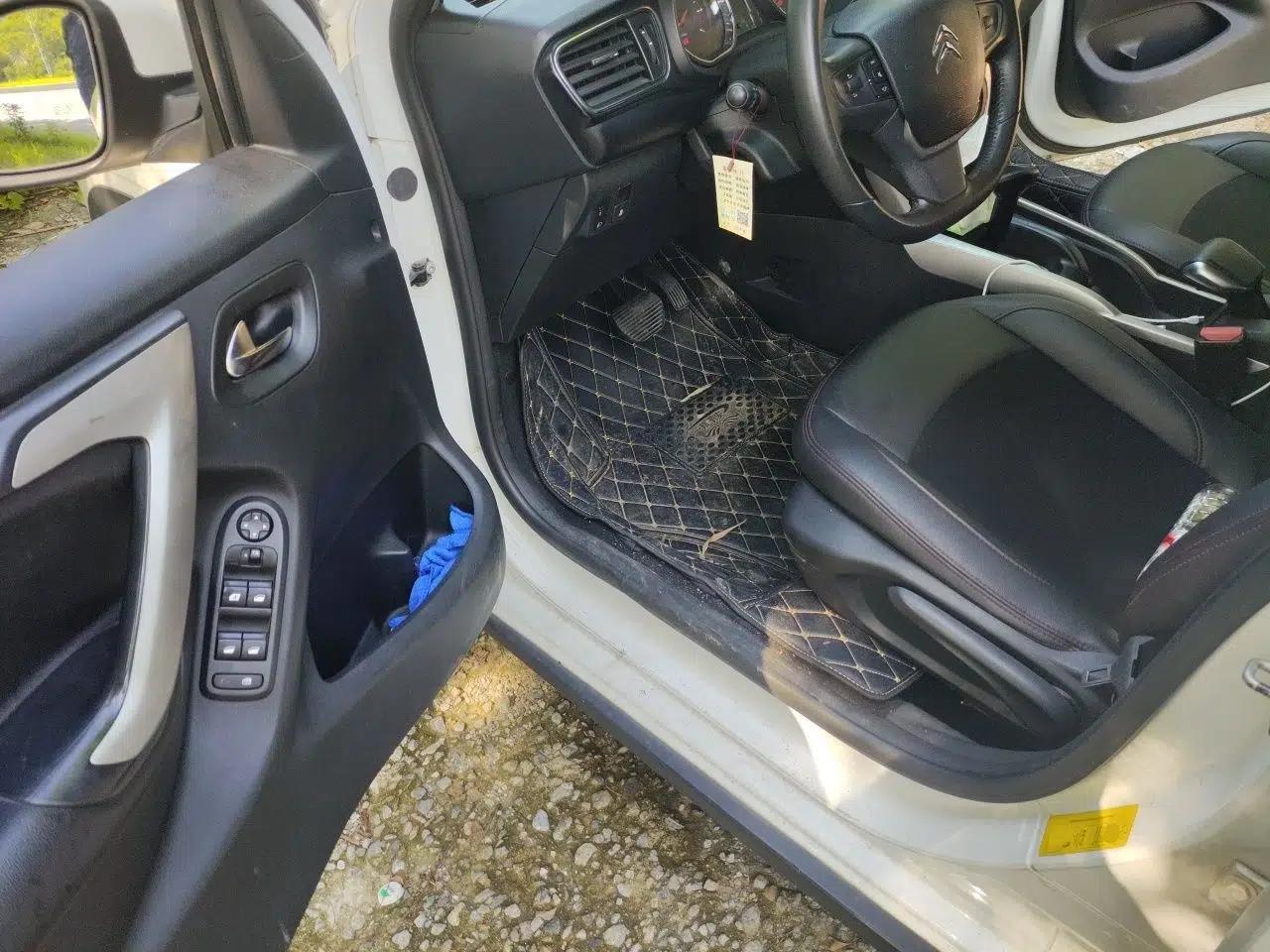 Citroen C3-XR 2015 1.6L Automatic Pioneer Model — миниатюра 16
