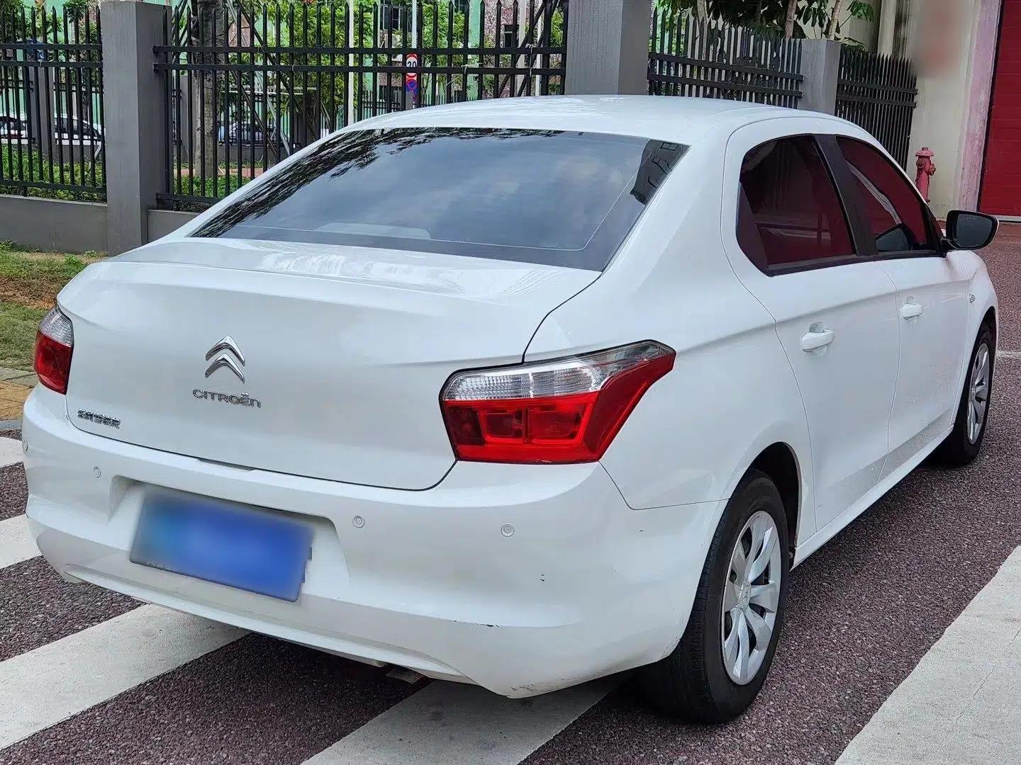 Citroen Elysee 2014 1.6L Automatic Fashion Model — миниатюра 16