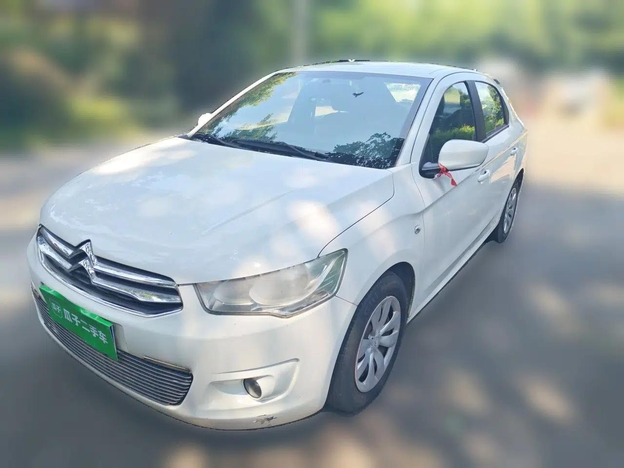 Citroen Elysee 2015 Zhishang Edition 1.6L Manual Fashion Model — миниатюра 1