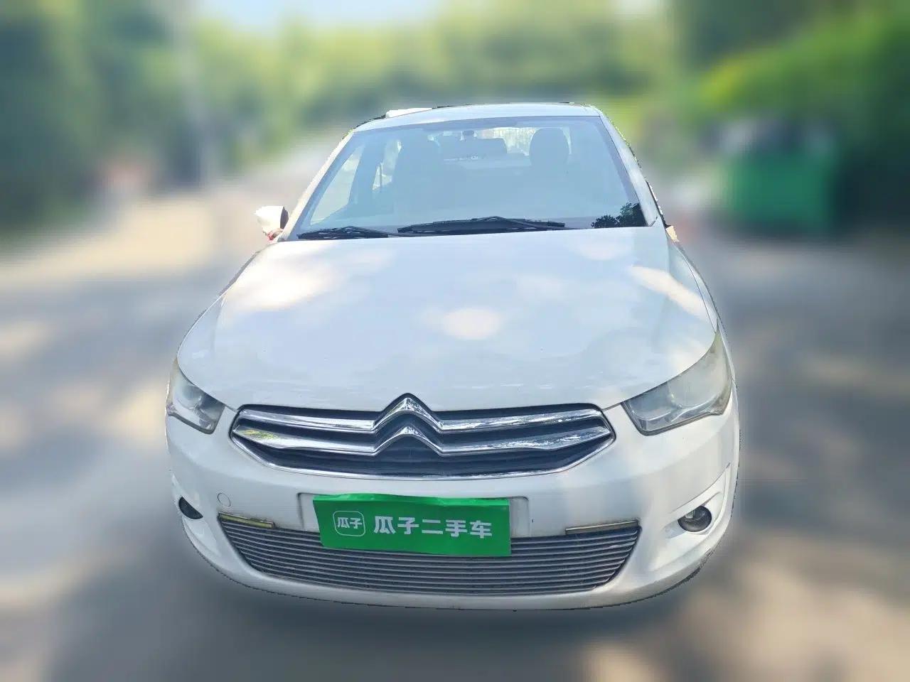 Citroen Elysee 2015 Zhishang Edition 1.6L Manual Fashion Model — миниатюра 2