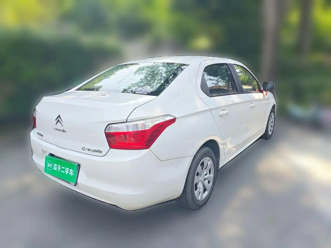 Citroen Elysee 2015 Zhishang Edition 1.6L Manual Fashion Model — миниатюра 6