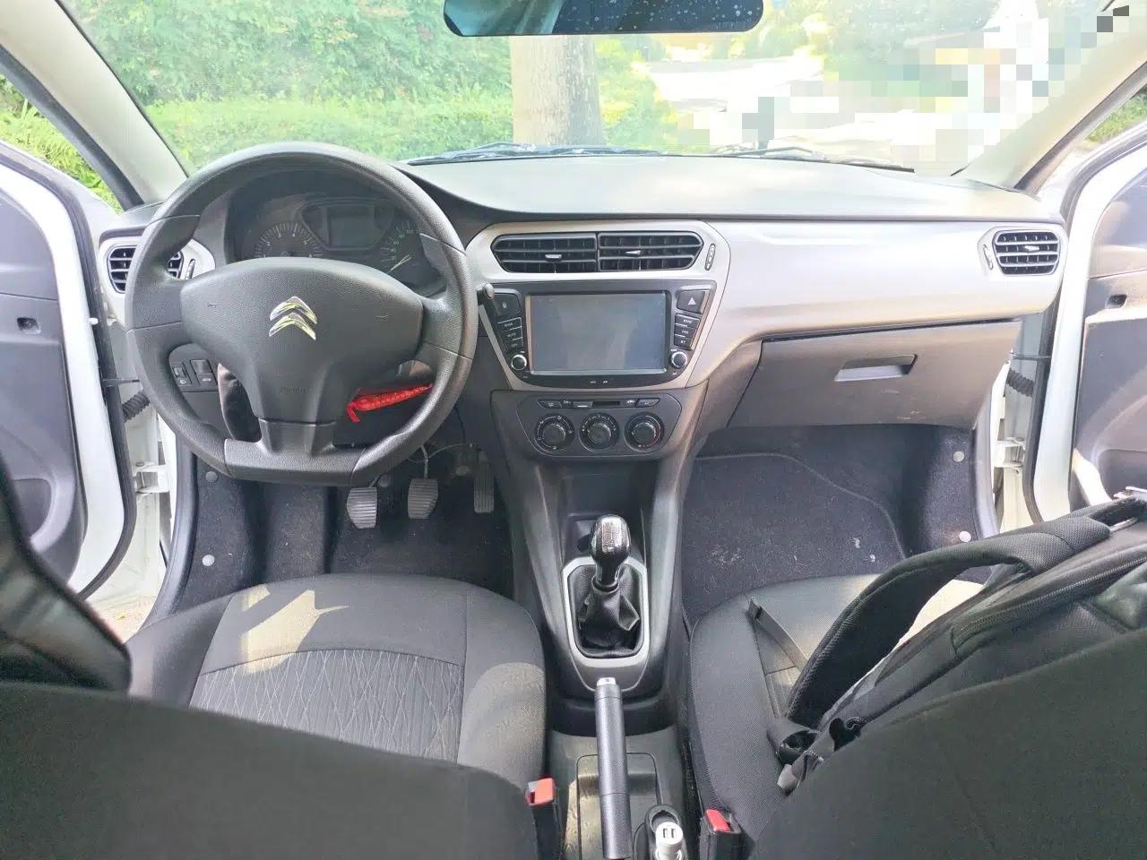 Citroen Elysee 2015 Zhishang Edition 1.6L Manual Fashion Model — миниатюра 9