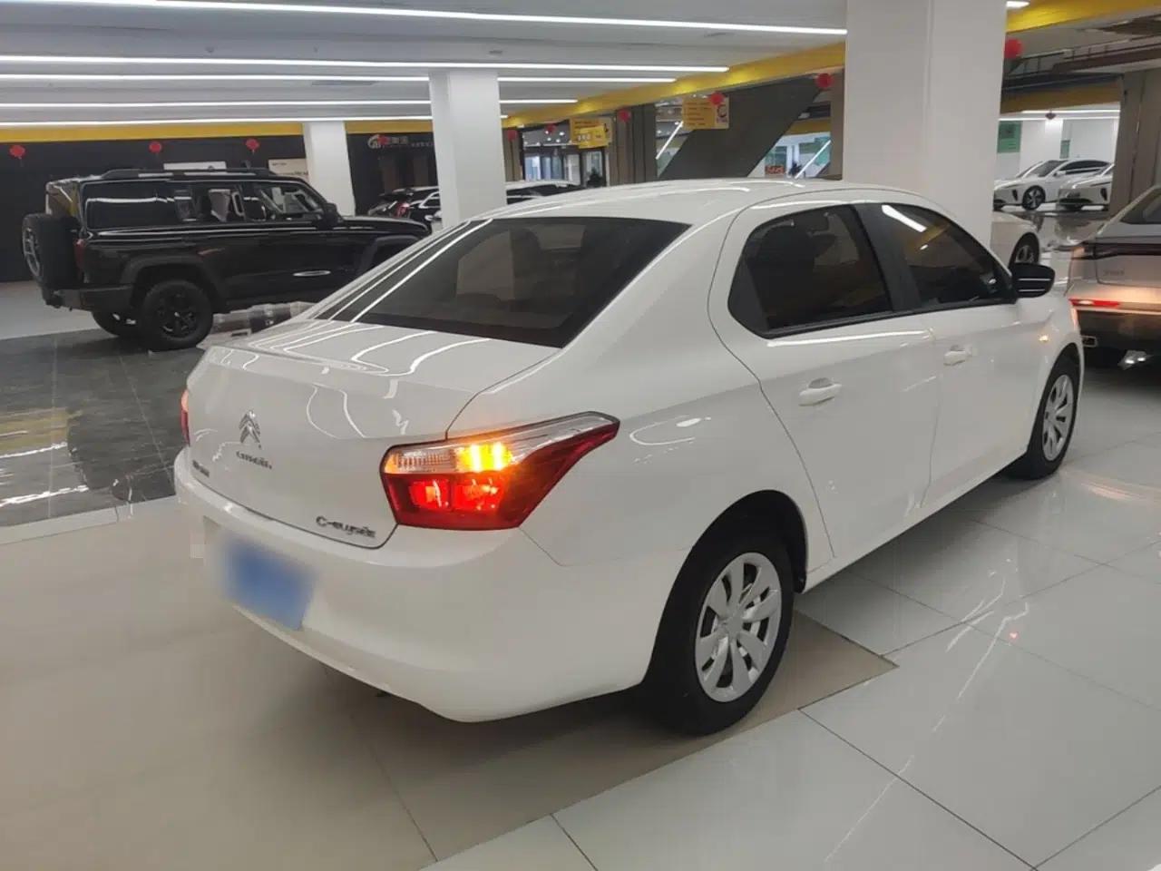 Citroen Elysee 2014 1.6L Manual Fashion Edition — миниатюра 6