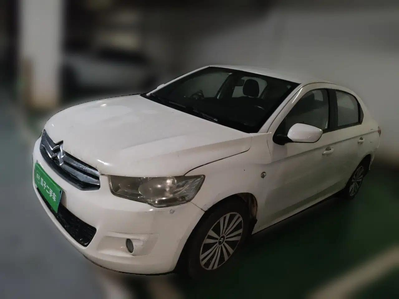 Citroen Elysee 2015 Zhishang Edition 1.6L Manual Fashion Model — миниатюра 1