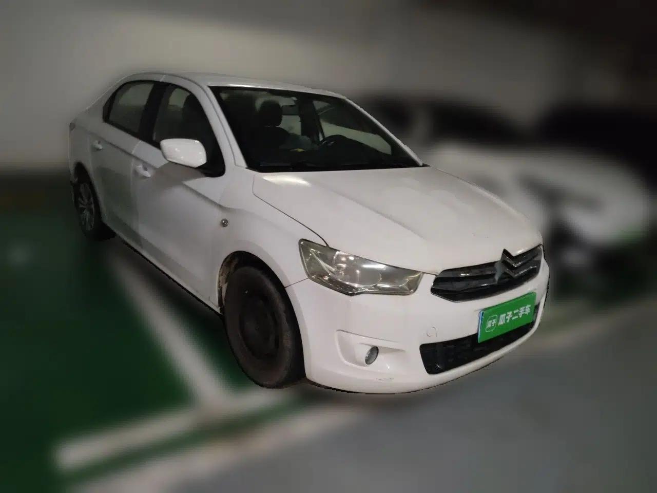 Citroen Elysee 2015 Zhishang Edition 1.6L Manual Fashion Model — миниатюра 3