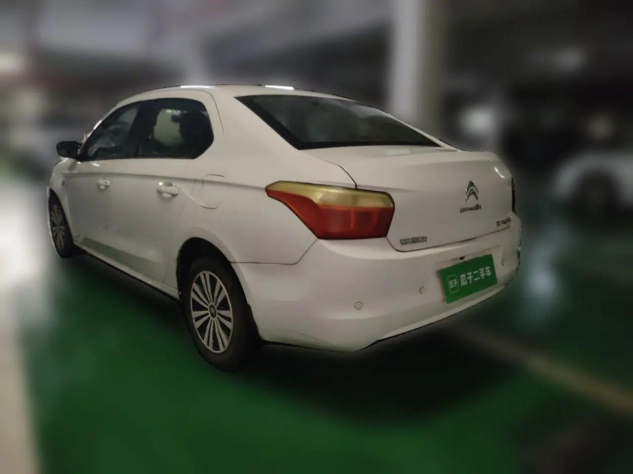 Citroen Elysee 2015 Zhishang Edition 1.6L Manual Fashion Model — миниатюра 4