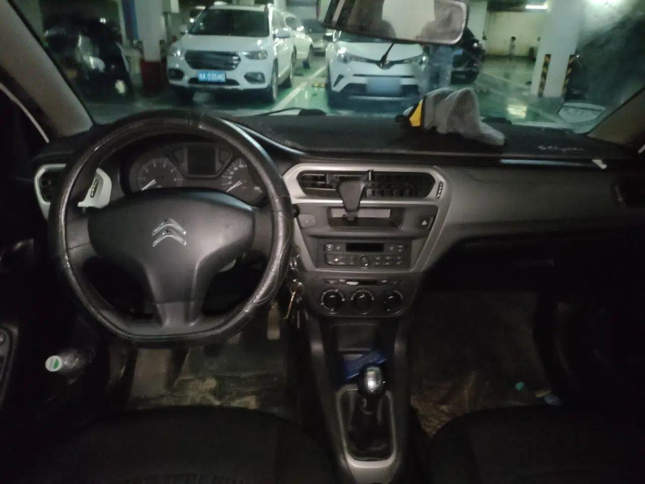 Citroen Elysee 2015 Zhishang Edition 1.6L Manual Fashion Model — миниатюра 9