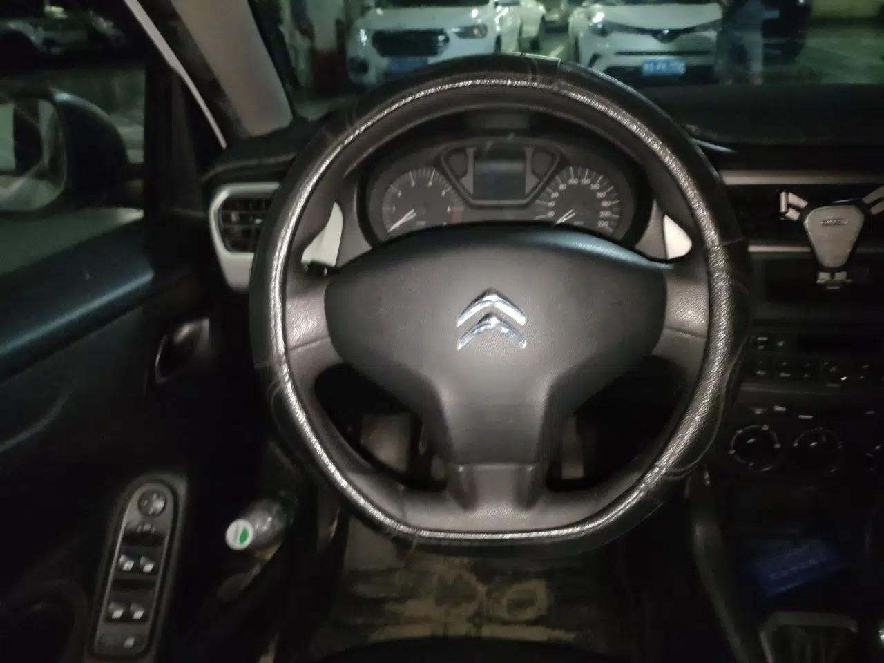 Citroen Elysee 2015 Zhishang Edition 1.6L Manual Fashion Model — миниатюра 10