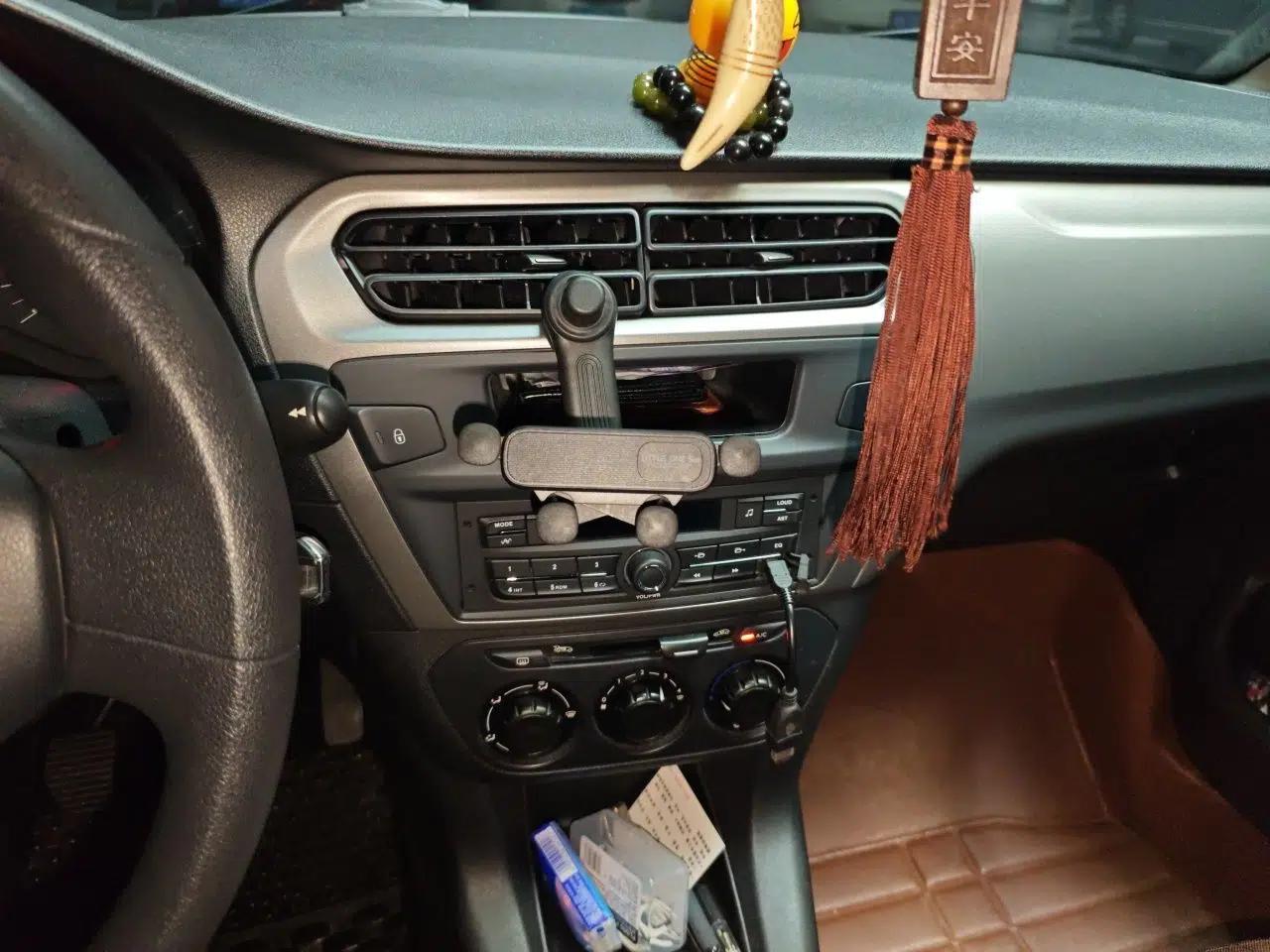 Citroen Elysee 2014 1.6L Manual Fashion Edition — миниатюра 13
