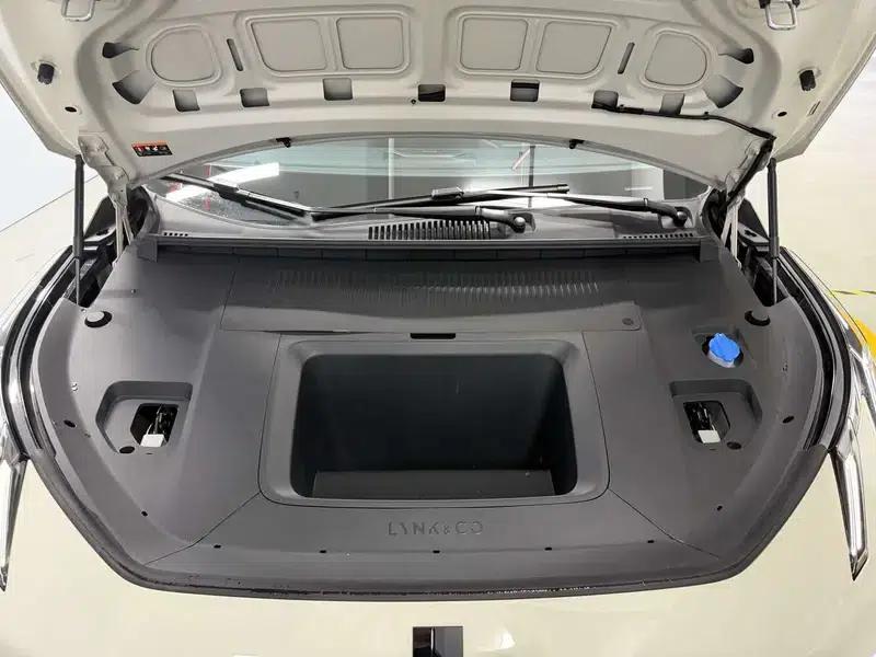 Lynk & Co Z20 2025 Model 530km RWD Pro — миниатюра 5