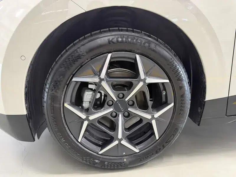 Lynk & Co Z20 2025 Model 530km RWD Pro — миниатюра 6