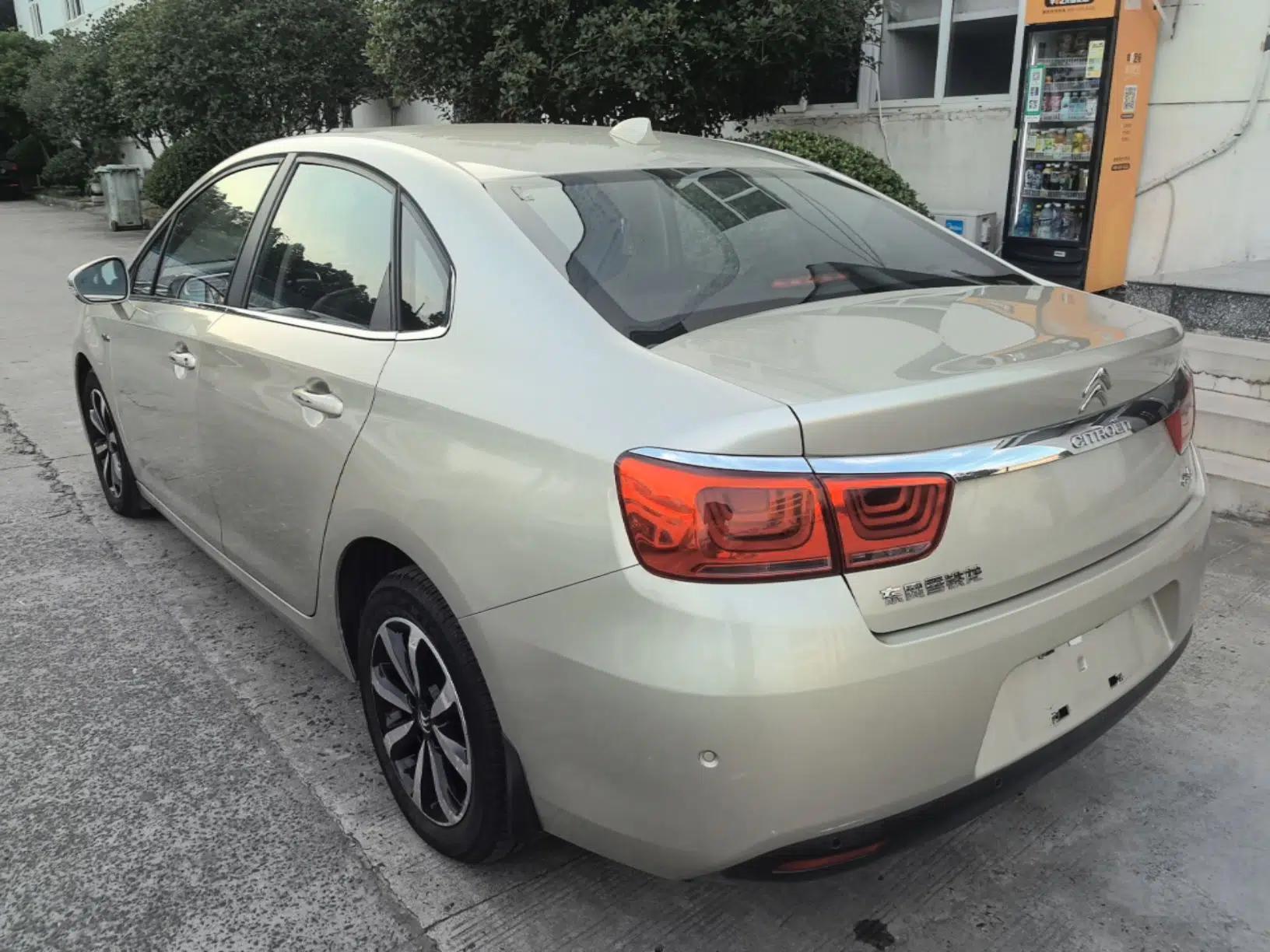 Citroen C4 Sega 2016 1.2THP Automatic Flagship Model — миниатюра 4