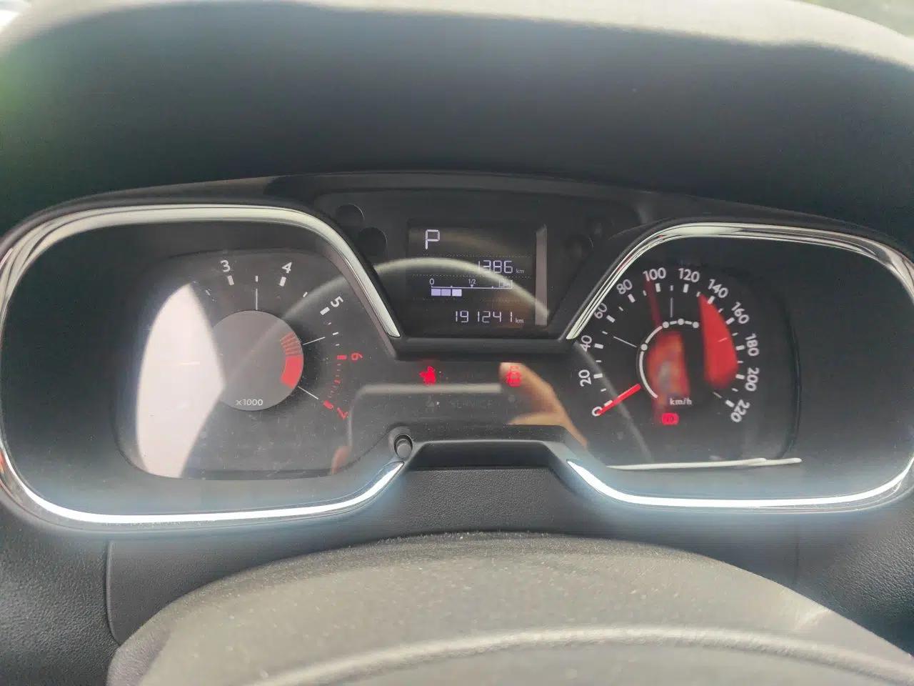 Citroen C4 Sega 2016 1.6L Automatic Comfort Model — миниатюра 11