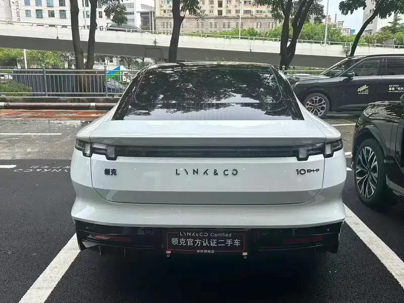 Lynk & Co 10 EM-P 2025 Model 120 AWD Ultra — миниатюра 4