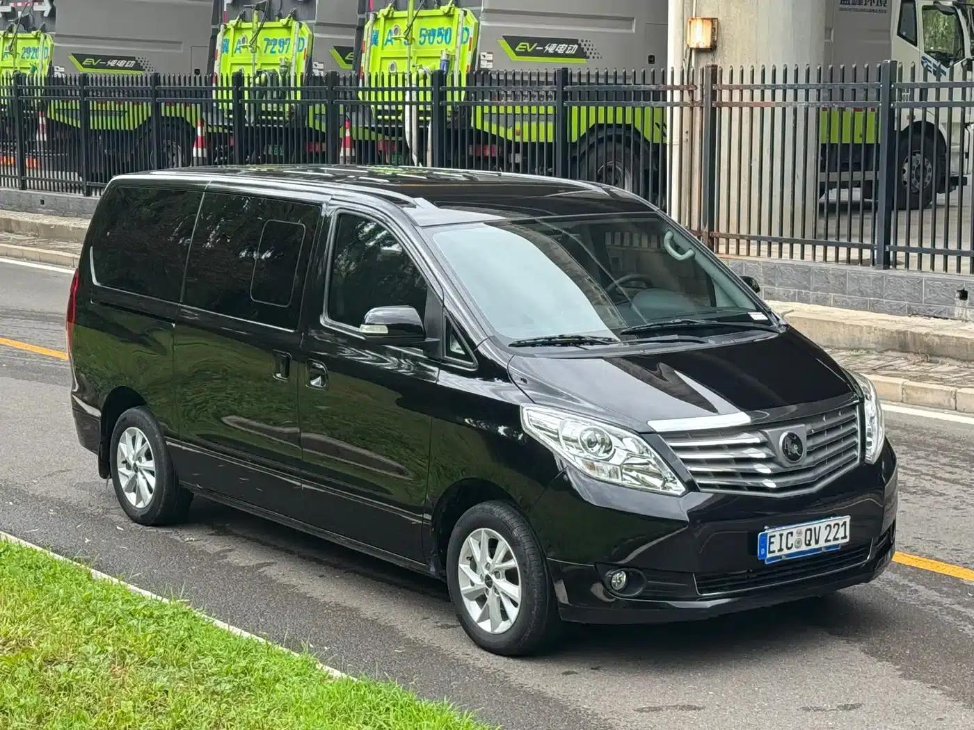 Lingzhi PLUS 2021 2.0L Manual Deluxe 7-Seater — миниатюра 2