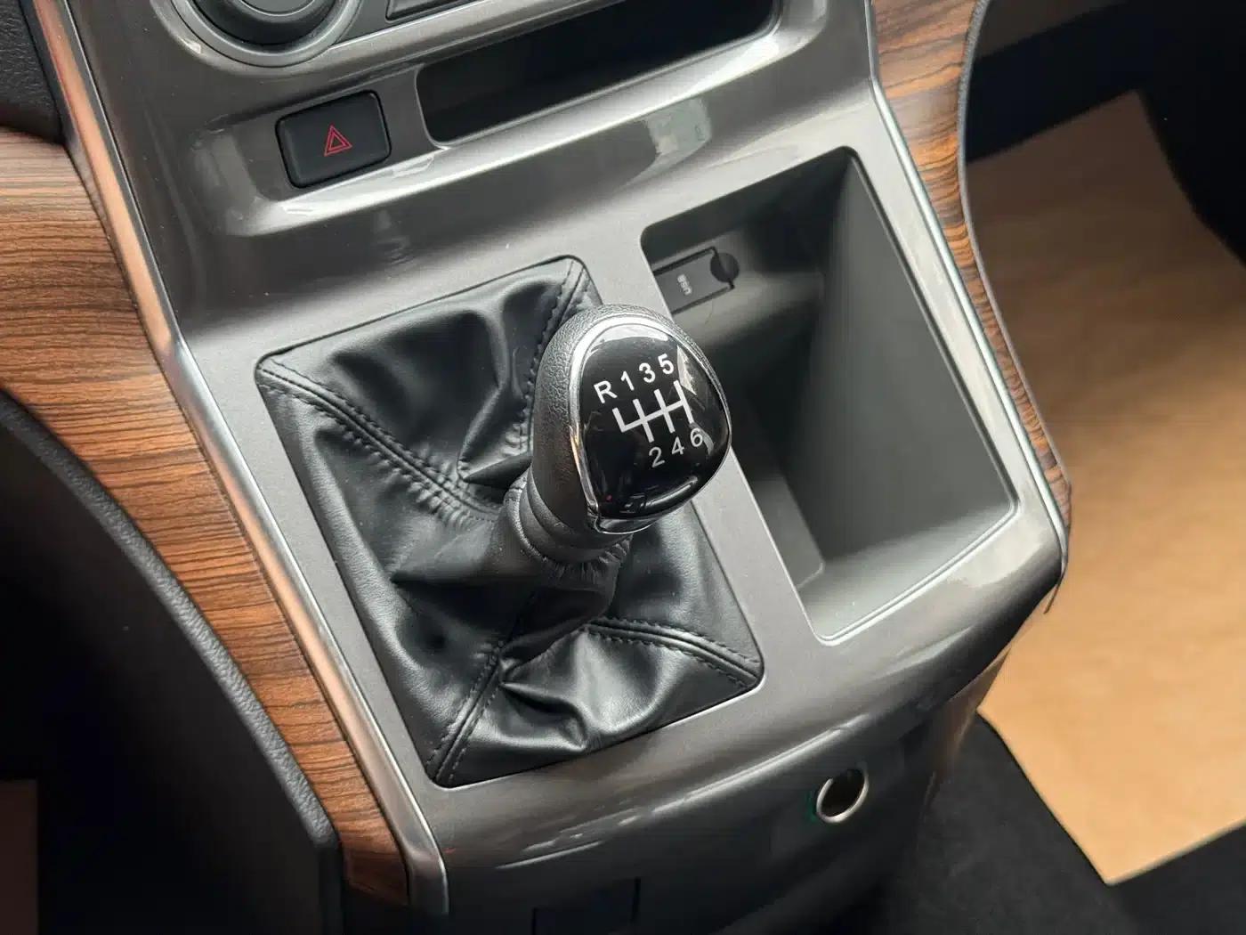 Lingzhi PLUS 2021 2.0L Manual Deluxe 7-Seater — миниатюра 13