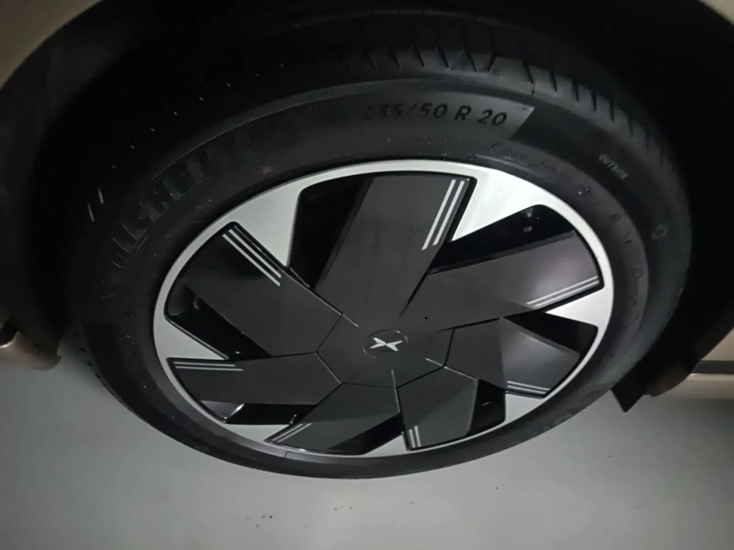 XPeng X9 2024 640 All-Wheel Drive High-Performance Max — миниатюра 11