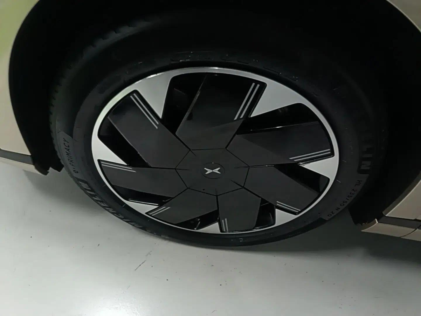XPeng X9 2024 640 All-Wheel Drive High-Performance Max — миниатюра 10