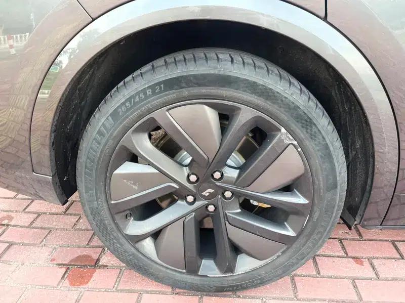 Li Auto L9 2022 Max Edition — миниатюра 6