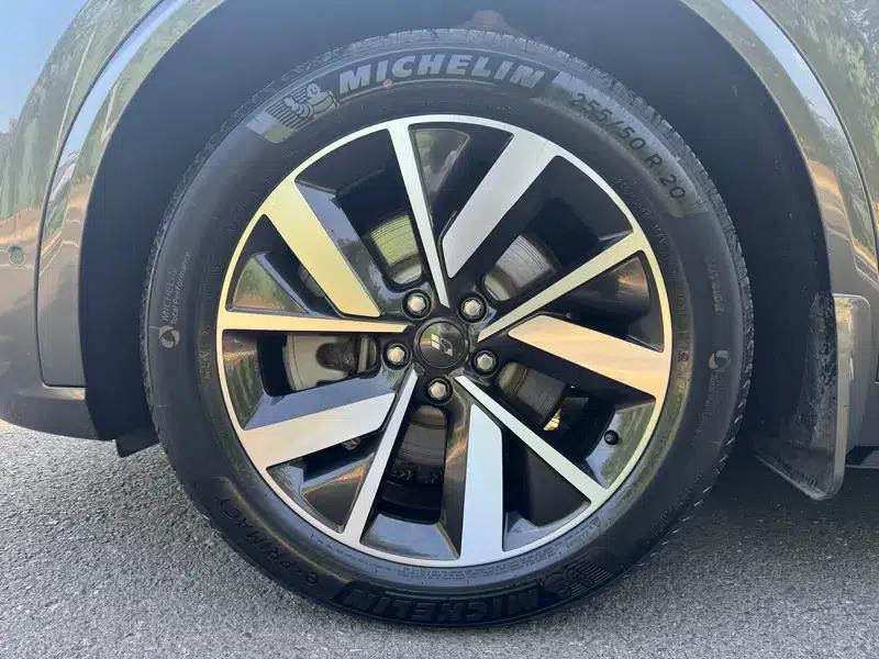 Li Auto L8 2023 Air Edition — миниатюра 19