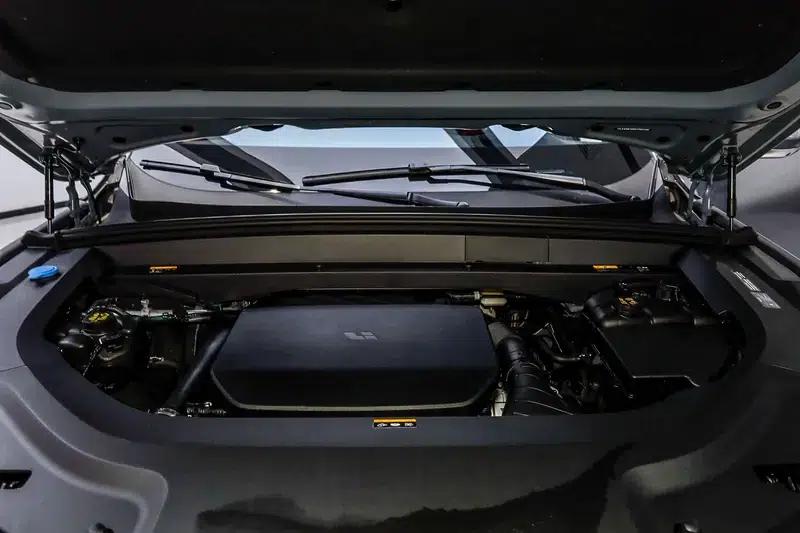 Li Auto L8 2025 Max Smart Renewal Edition — миниатюра 6