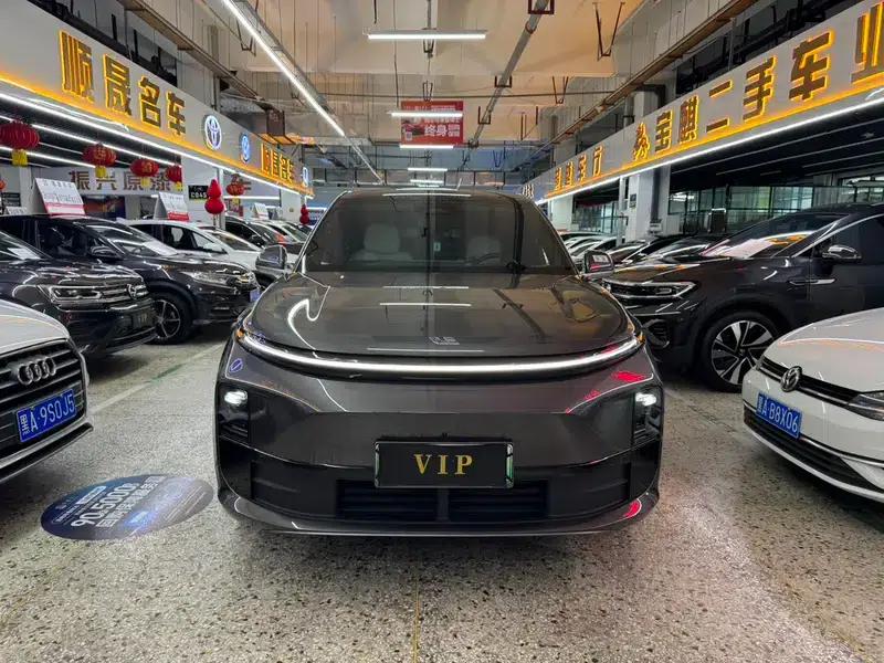 Li Auto L6 2024 Pro Edition — миниатюра 2